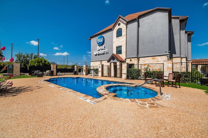Pool 3 of 33