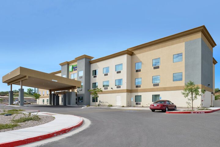 Holiday Inn Express & Suites Globe by IHG