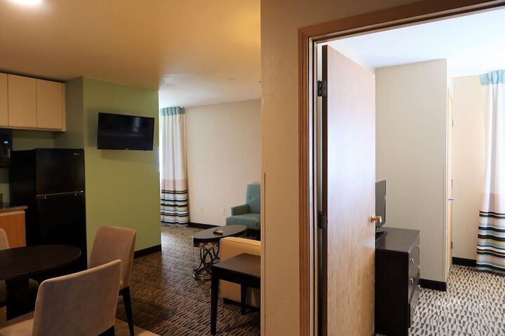 Room 22 of 37