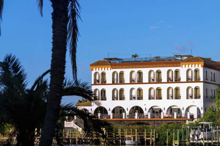 The Hotel Zamora