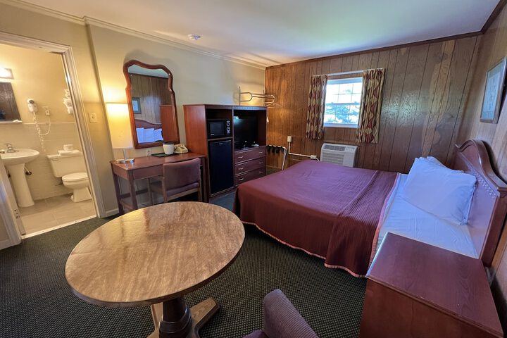 Room 26 of 34