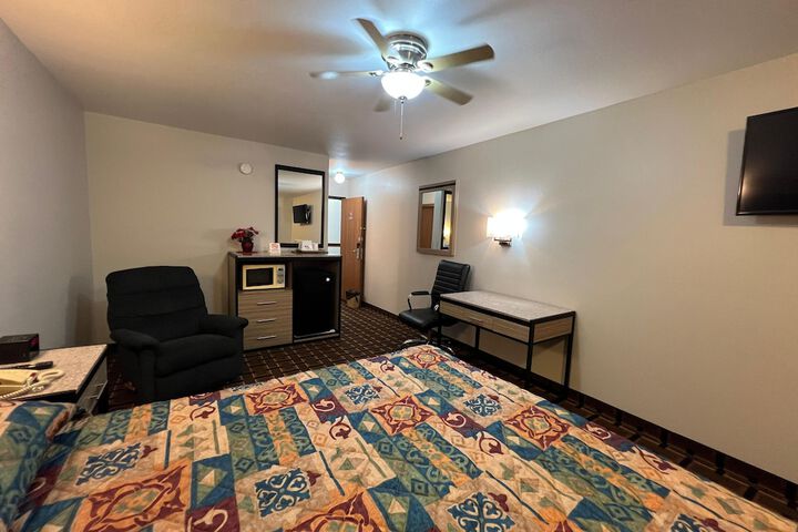Deluxe Inn