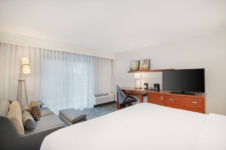 Room 14 of 27