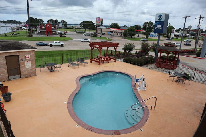 Pool 3 of 14