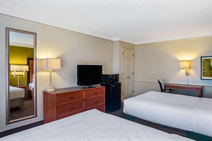 Room 19 of 30
