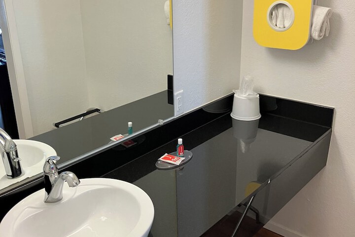 Room 16 of 20