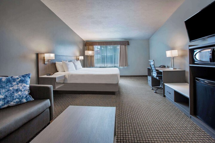 Room 44 of 63