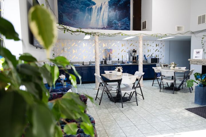 Dining 106 of 120