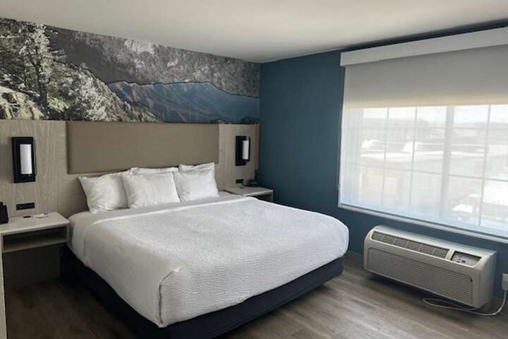 Room 46 of 76