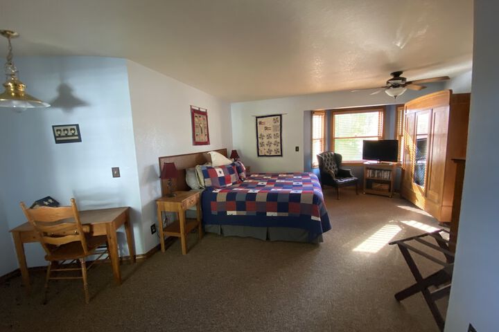 Room 26 of 40