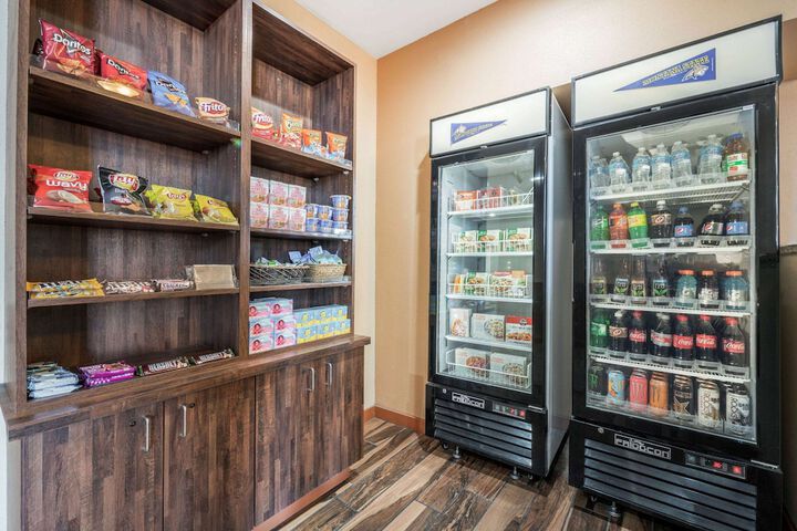 La Quinta Inn & Suites by Wyndham Belgrade - Bozeman Airport