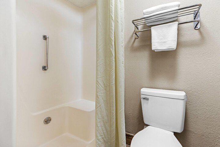 Super 8 by Wyndham Athens