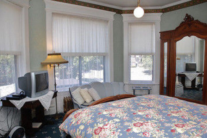 The Grand Anne Bed & Breakfast