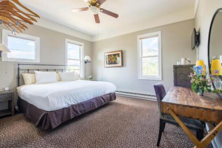 Room 21 of 30