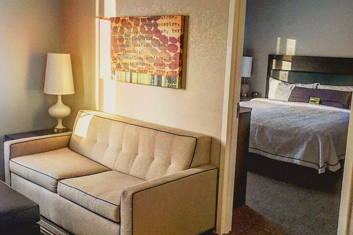 Room 25 of 39