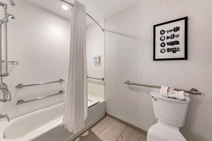 Comfort Inn & Suites Miami International Airport