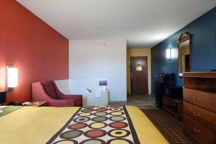 Room 17 of 27