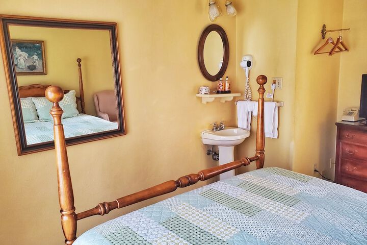 Montague Inn
