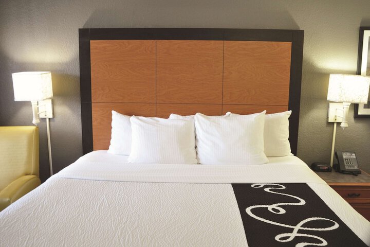Room 81 of 102