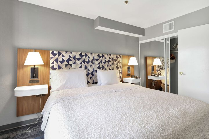 Room 15 of 41