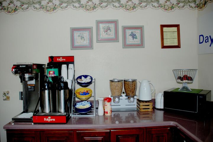 Breakfast/Coffee Service 34 of 45