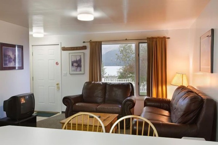 Harborview Inn