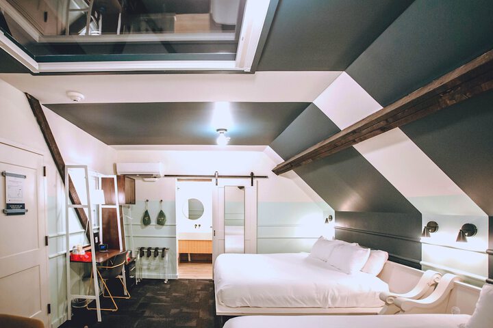 Room 134 of 195
