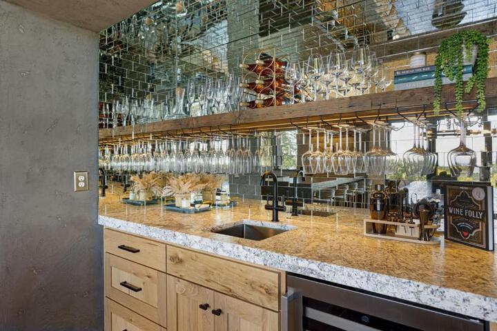Escape to Wine Country Luxurious Getaway Awaits
