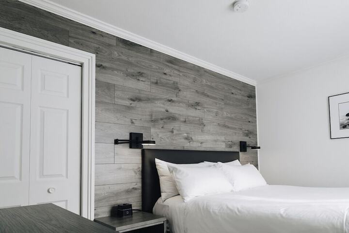 Room 16 of 43