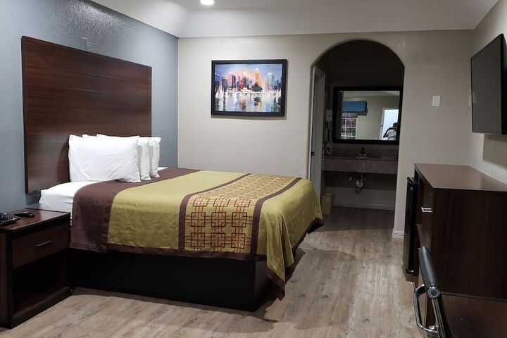Room 21 of 53