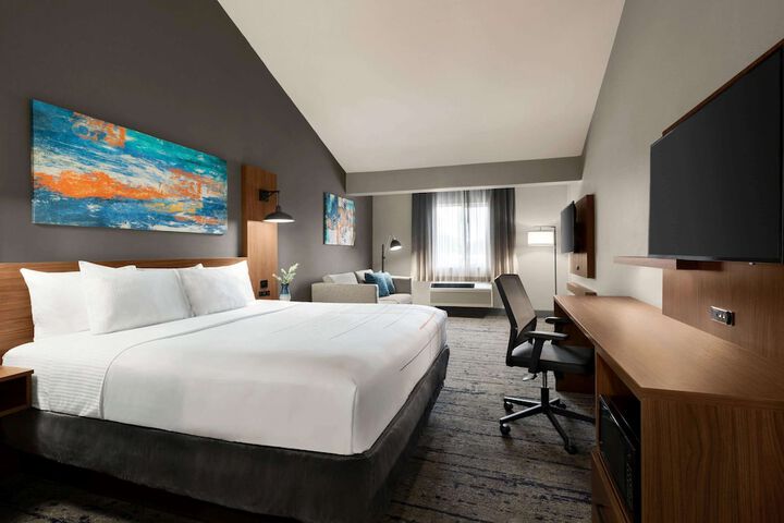 La Quinta Inn & Suites by Wyndham Salem OR