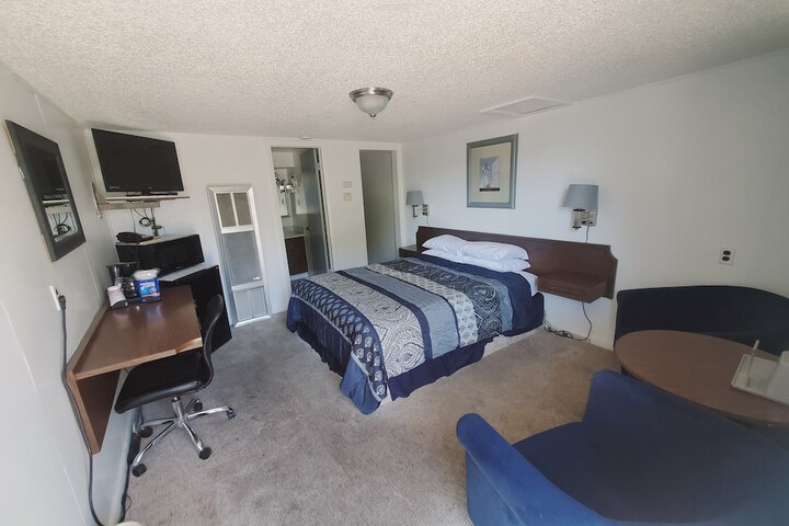 Room 9 of 19