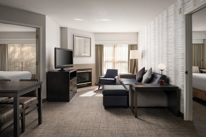 Room 16 of 28