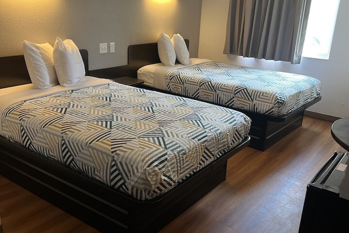 Room 25 of 34