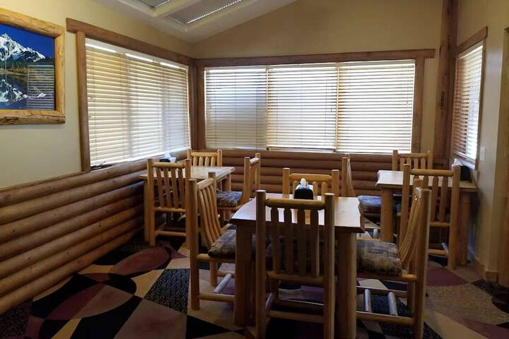 Sandpoint Inn