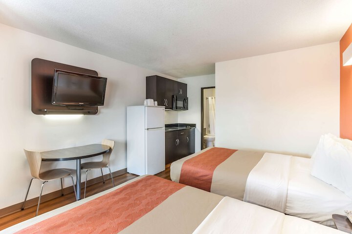 Room 10 of 15