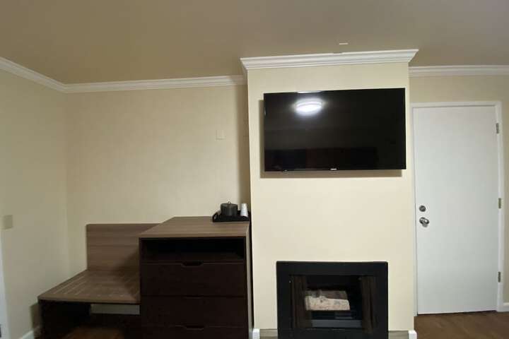 Room 18 of 29