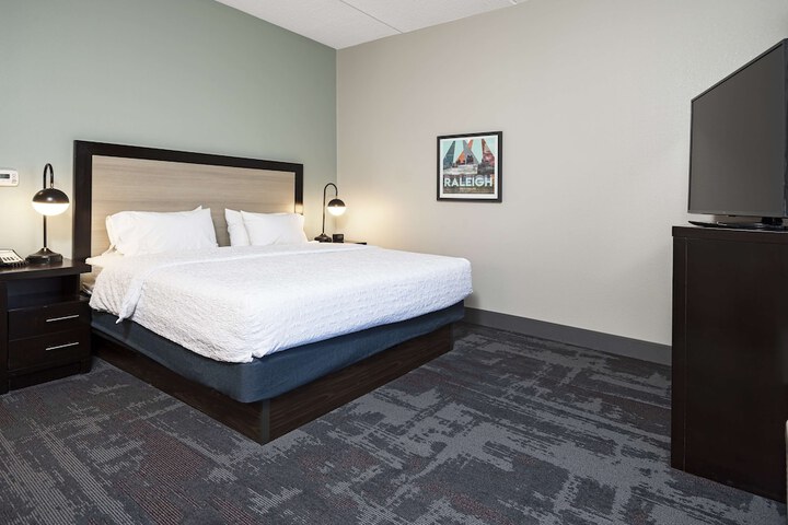 Hampton Inn & Suites Raleigh Downtown