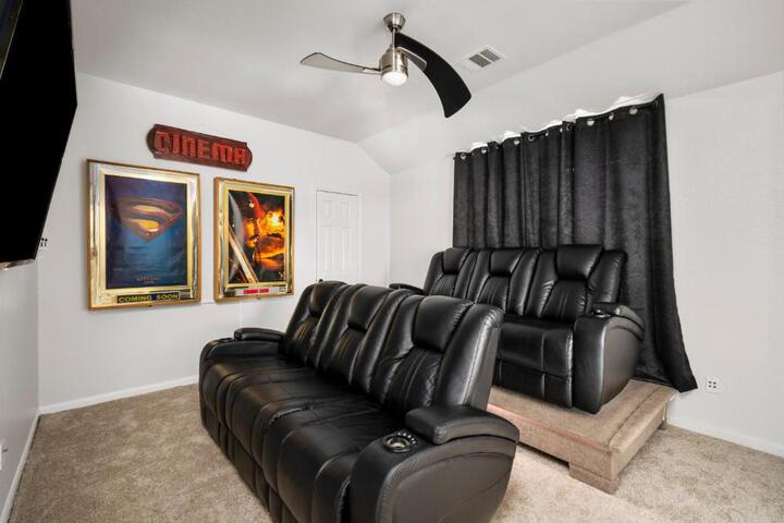 Upscale 4BR Cypress Home w Pool Hot Tub, Theater, Sleeps 20