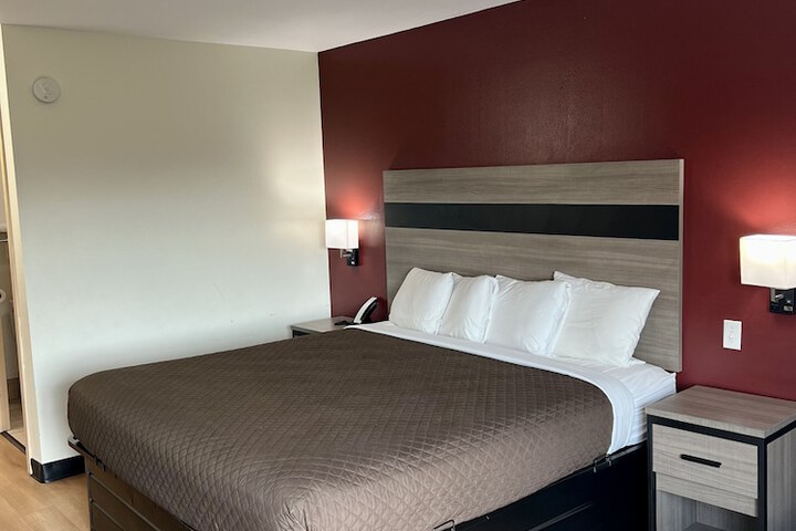 Room 21 of 38