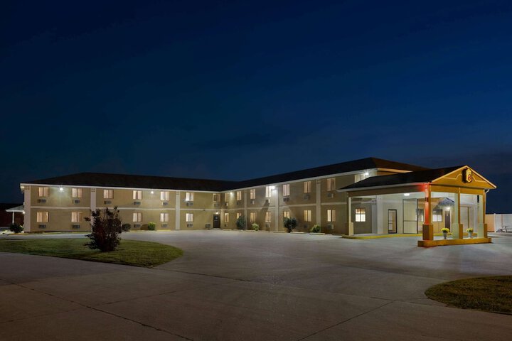 Hotel 4 of 40