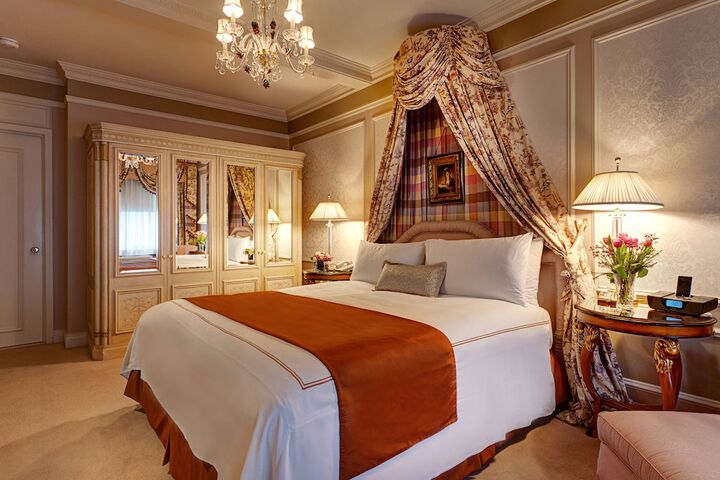 Room 48 of 79