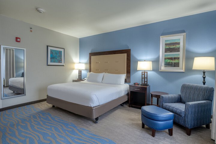 Holiday Inn Express & Suites Edwardsville by IHG