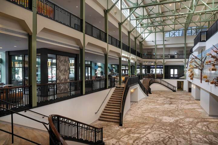 Sheraton Grand Sacramento Hotel