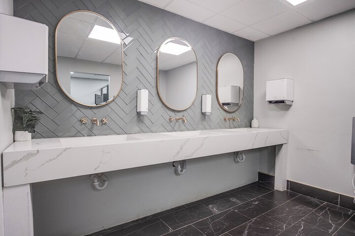 Cottonwood Suites Savannah Hotel & Conference Center