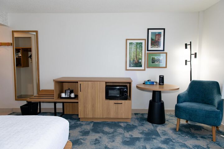 Hampton Inn & Suites Jennings