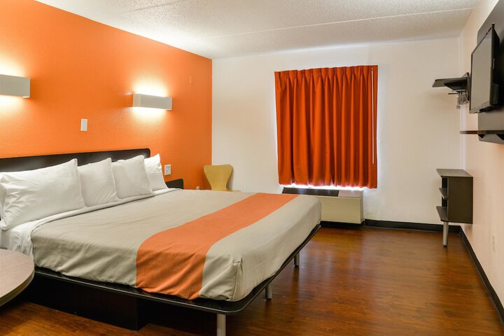 Room 17 of 26
