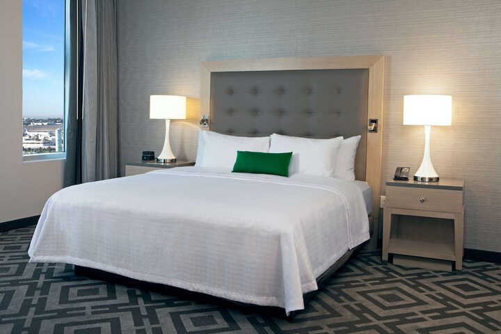 Room 14 of 39