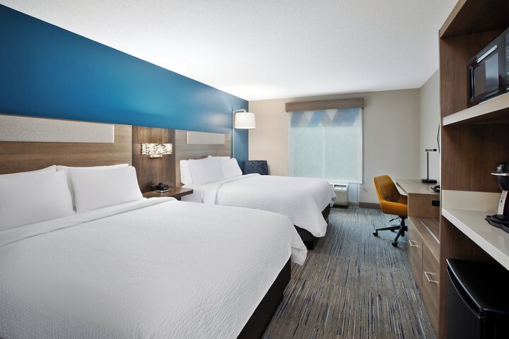 Holiday Inn Express Hotel & Suites Grand Rapids-North by IHG