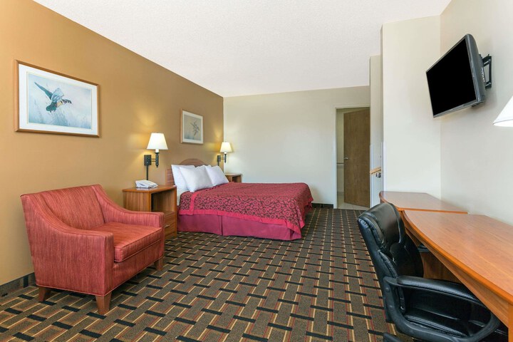 Room 6 of 16
